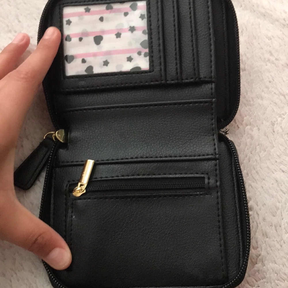 Walet - Picture 3 of 4